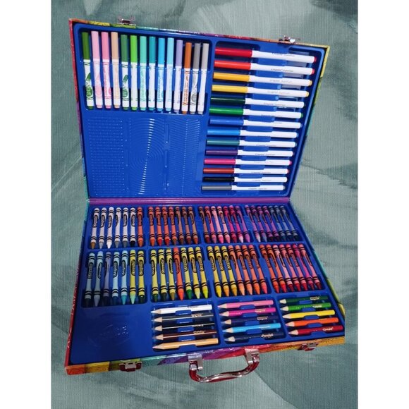 Crayola Art Case Rainbow Creativity Set With Markers Crayons Colored Pencil 115 - Picture 1 of 4